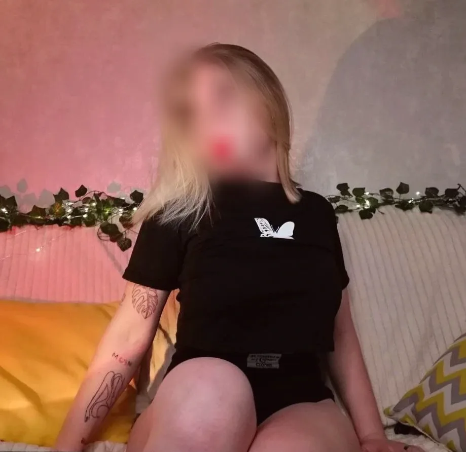 Eleri, 22