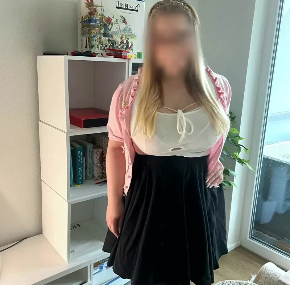 Gemma, 32