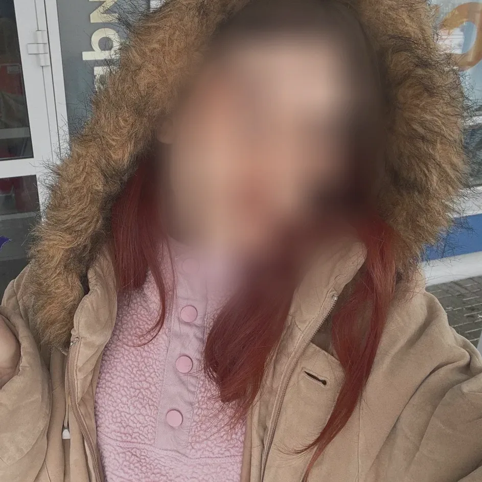 Julia, 22