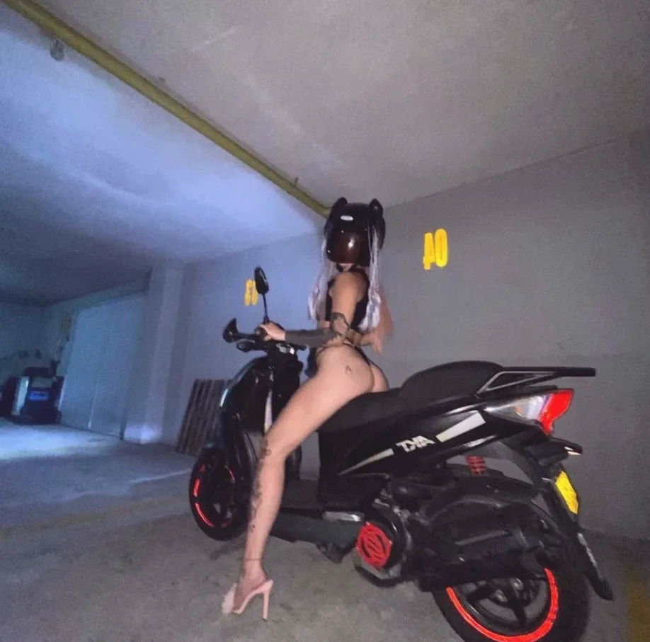 Mariam, 24