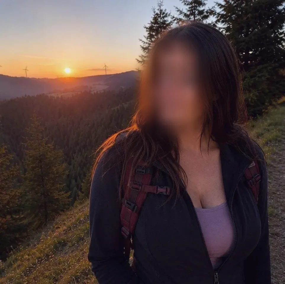 Mila, 26